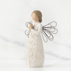 Small angel figurine with praying hands